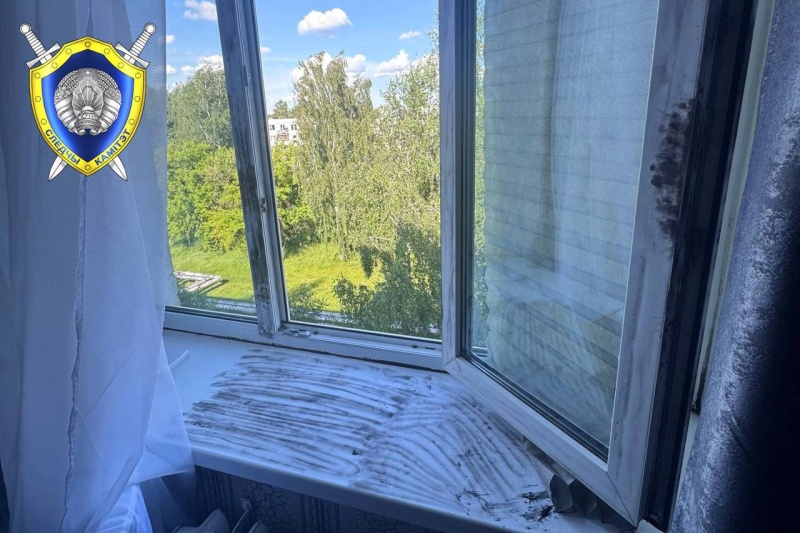 Годовалый ребенок выпал из окна 5 этажа. Угрозы жизни нет - он в больнице 