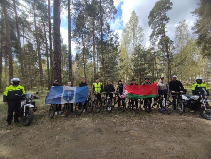 Активисты Лунинецкого РОВД провели велопробег