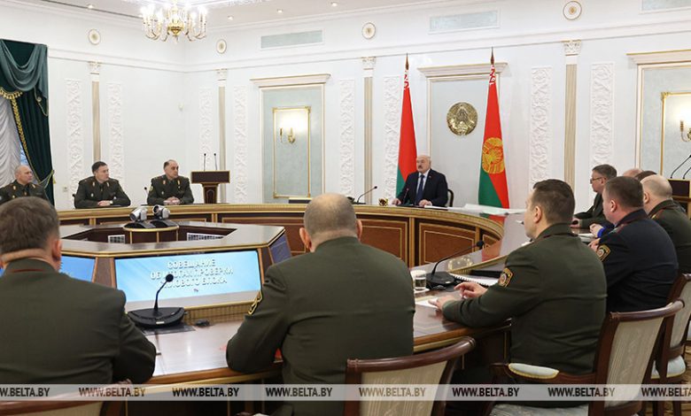 «Хочешь мира — готовься к войне». Лукашенко ответил на кривотолки о военных маневрах в Беларуси
