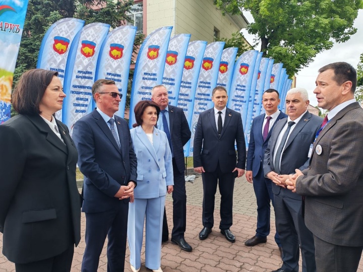 Дмитрий Городецкий посетил площадки  областного этапа ProfSkills в Лунинце