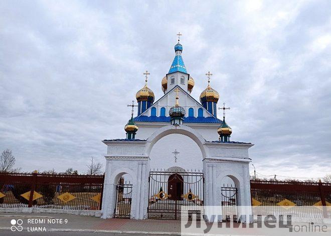 Расписание богослужений в храмах Микашевич и Вичина, освящение могил на Радоницу