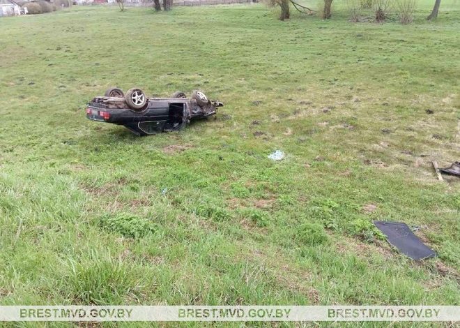 Автомобиль «ВМW» перевернулся в Пинском районе, а в Бресте пострадал мотоциклист
