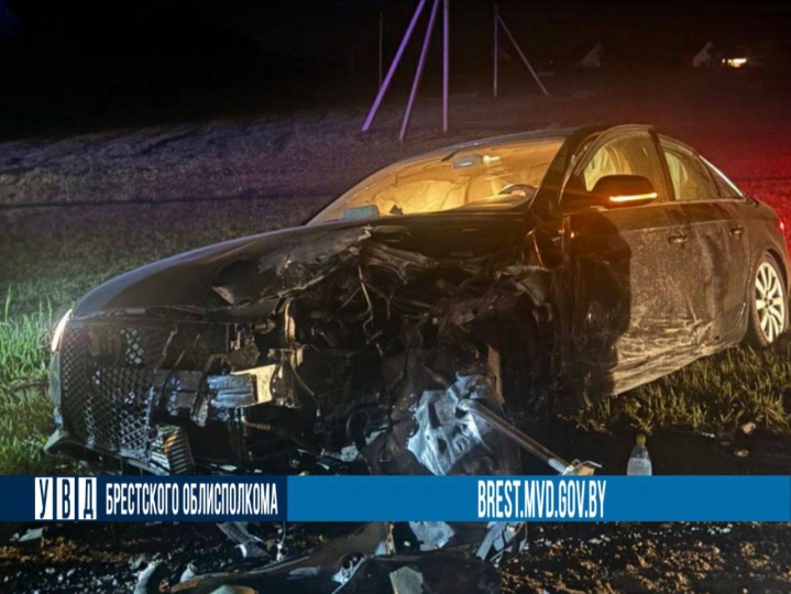 Жесткая авария с участием трех автомобилей на автодороге М10