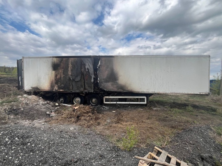 Полуприцеп фуры горел в Лунинце