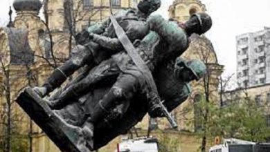 Война с памятниками в Европе продолжается (видео)