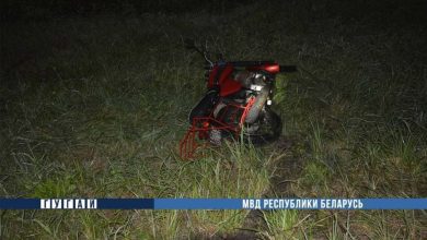 Пьяный житель Микашевич на мотоцикле попал в аварию
