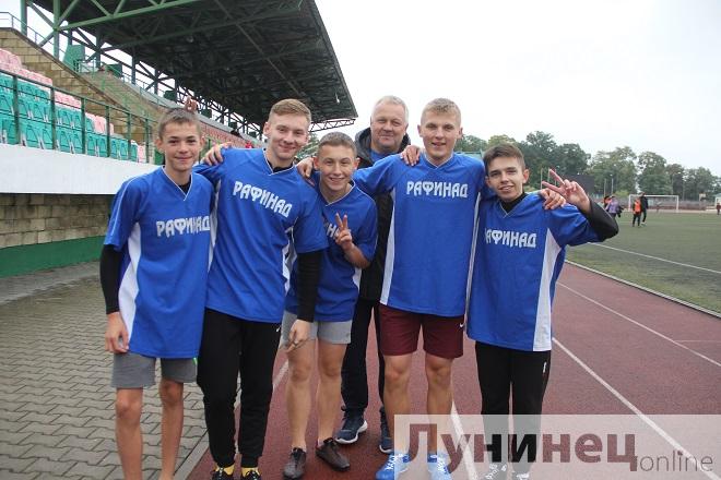 На позитиве прошла легкоатлетическая эстафета «За единую Беларусь» в Лунинце (фоторепортаж)