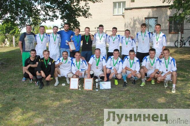 Команда «Лунин» — бронзовый призер чемпионата Лунинецкого района по футболу