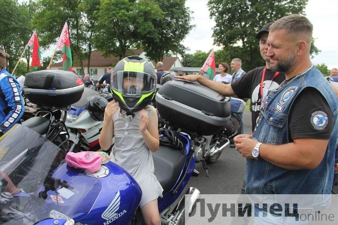 Дорогой единства. Мотопробег состоялся в Лунинецком районе