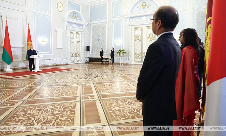 Лукашенко обратился к послам | Коррупционный скандал в Польше | Протесты в Германии