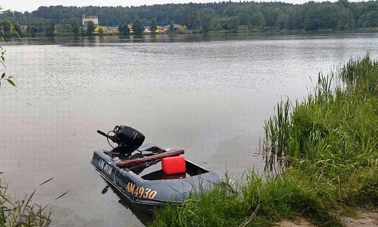 Работники МЧС спасли двух рыбаков на водохранилище