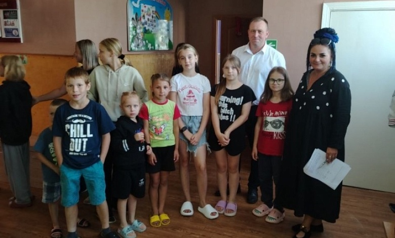 Дарят душевное тепло детям в Лунинецком районе