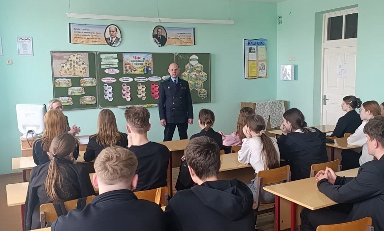Сотрудники прокуратуры Лунинецкого района провели выступления в учреждениях образования