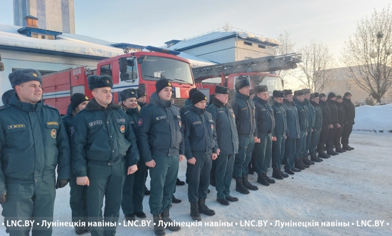 Спасатели Лунинецкого РОЧС принимали поздравления и награды