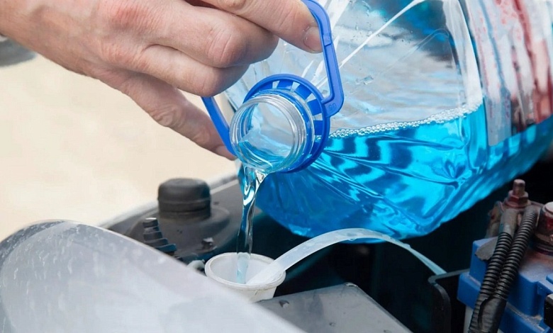 В Беларуси запретили шесть автомобильных незамерзаек российского производства