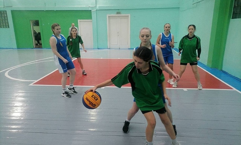 В баскетбол играют девушки! Зональный этап первенства Лунинецкого района