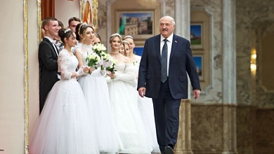 Впереди у вас очень много конкретных дел! Лукашенко - молодежи на новогоднем балу