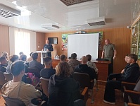 Экстремизм и уклонение от призыва! Прокурор провел встречи в Лунинце  