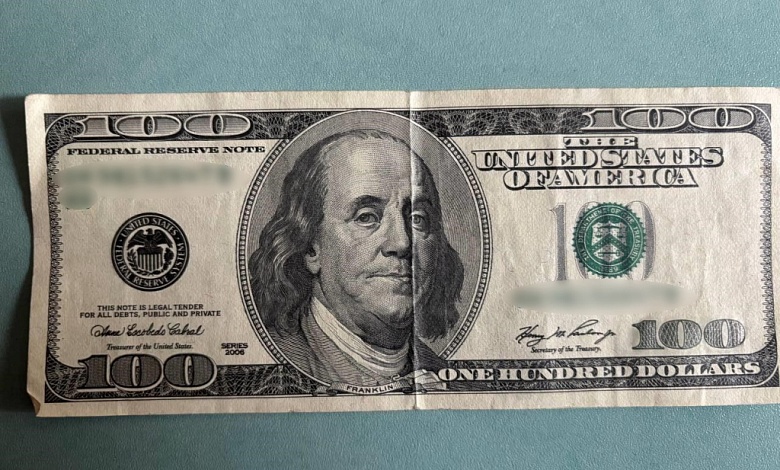 С дальнобойщиком рассчитались фальшивыми купюрами