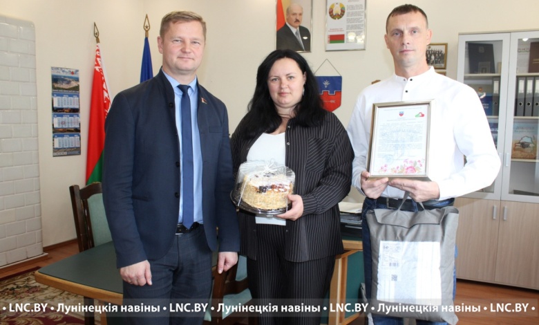 Матерей и отцов чествуют в Микашевичах 