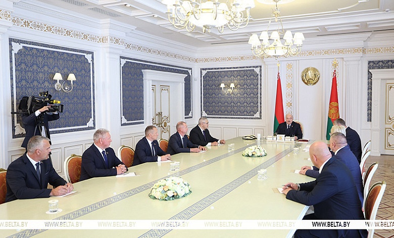 Новые руководители в семи районах страны и в районе Гродно. Лукашенко принял кадровые решения