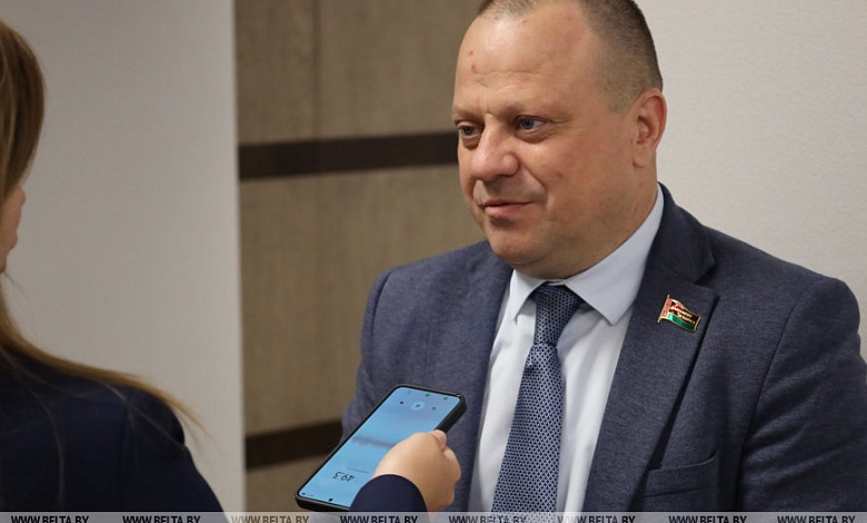 Мост через Припять: тысячи тонн песка для строительства ежедневно поставляет «Гранит» 
