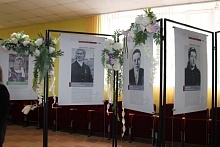 В Лунинце состоялось открытие масштабной фотовыставки «Несгибаемые. Фотолетопись подвига»