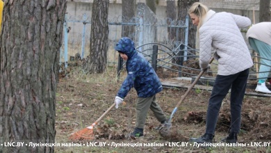 Порядок в городе наводят жители Микашевичей