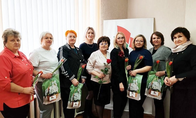 Роль женщин в обществе, достижения и планы на будущее обсудили в Лунинце