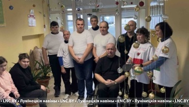 Турнир по настольному теннису прошел в Лунинце. Кто соревновался?