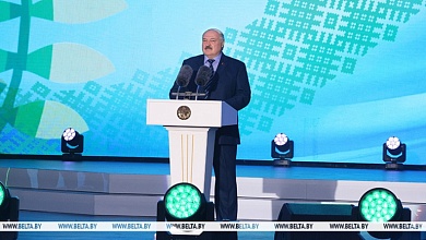 Лукашенко призвал белорусов и их друзей из Украины и России восстанавливать неперспективные села