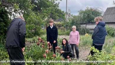 Лунинецкие школьники помогли в наведении порядка детям войны