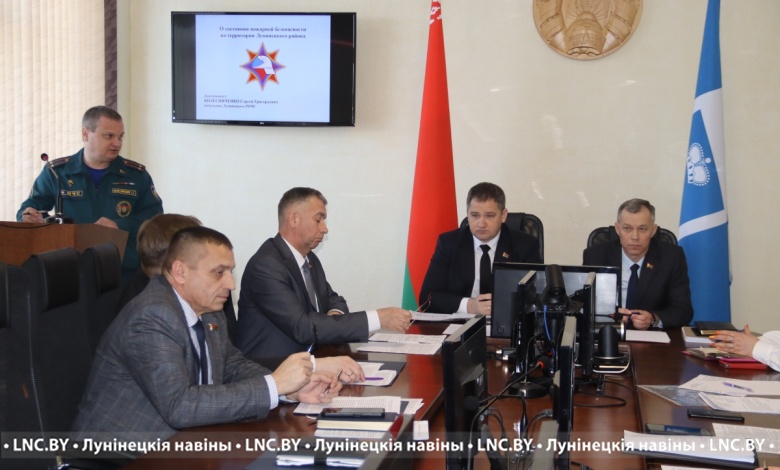 Депутаты обсудили вопросы безопасности и профилактики в Лунинецком районе