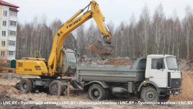 Новый торговый центр начали строить в Микашевичах