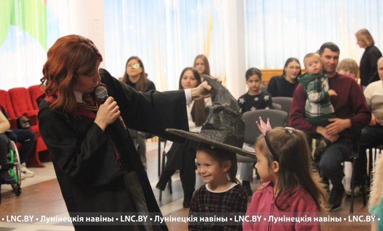 Наши дети! Новогодний утренник устроили во Дворце культуры РУПП «Гранит» в Микашевичах