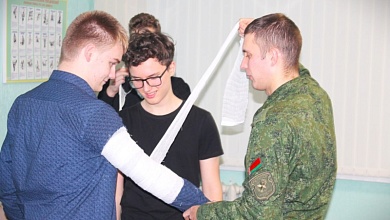 Оказывать медицинскую помощь учили "Г.Р.О.М.овцев"