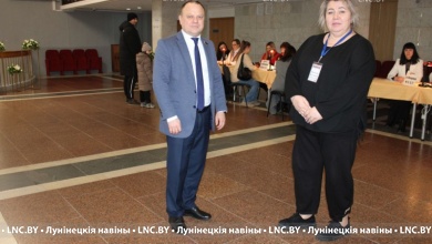 Сенатор в рамках наблюдения за ходом голосования посетил избирательный участок в Микашевичах