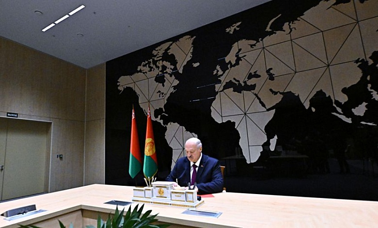 Лукашенко подписал документ о присоединении Беларуси к Совету мира