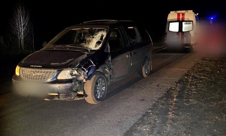 Молодого человека сбил автомобиль в Ивановском районе. Он погиб