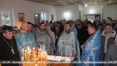 В освященном храме-часовне в Лунинце прошла первая служба