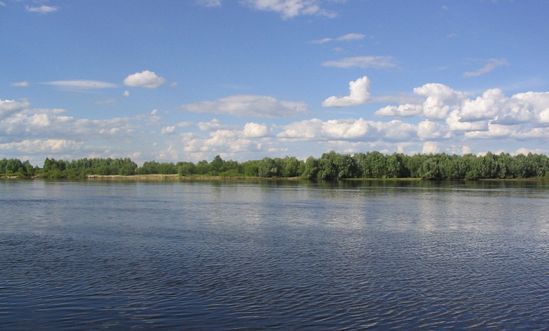 В затоне Припяти нашли тело мужчины