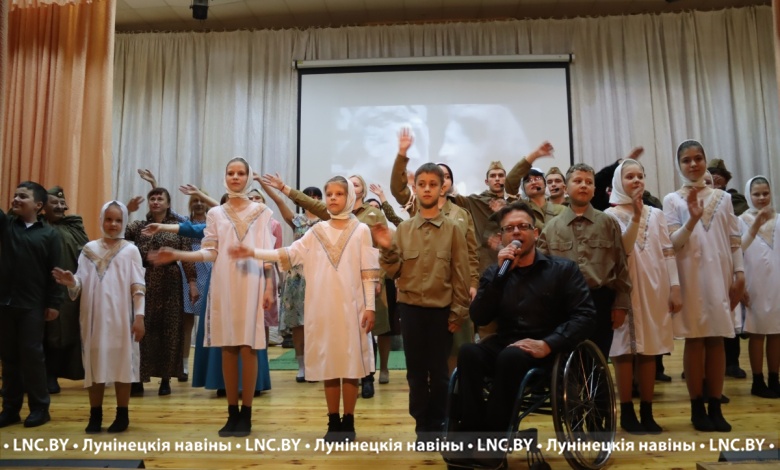 В Лунинце спектакль о войне пронзил до глубины души