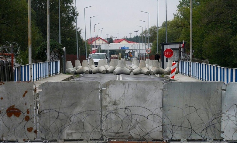 "Проще лететь через Вашингтон". Поляки шутят о том, как теперь добираться до Беларуси 