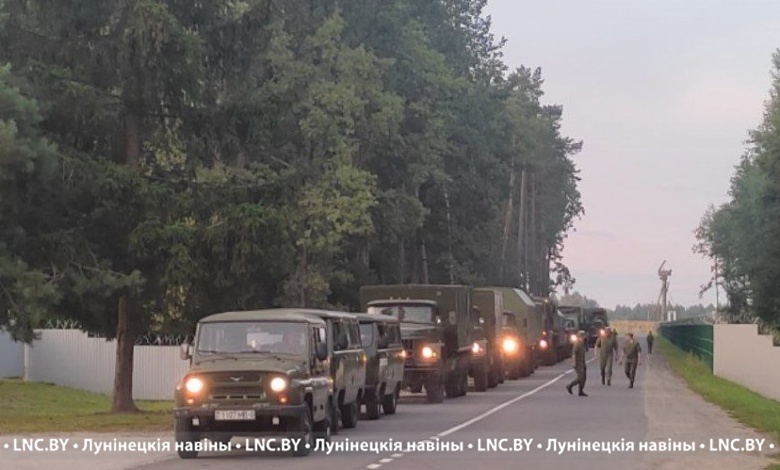 В Лунинце происходит движение военной техники в рамках боевой подготовки