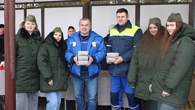 На "Граните" автобусная остановка превратилась в настоящую полевую кухню