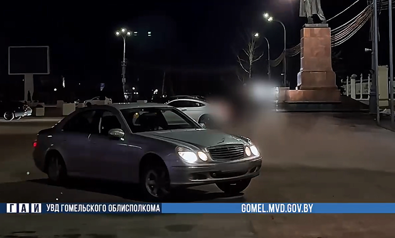 Детский сад: за дрифт на площади 18-летний водитель получил штраф и лишение прав