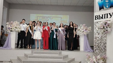 Попрощались со школой выпускники СШ N3 Лунинца имени Героя Советского Союза А.В.Петрушевского