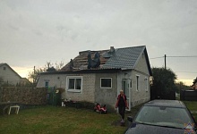 Поврежденные дома и упавшие деревья. Последствия непогоды в Брестской области 14 июля
