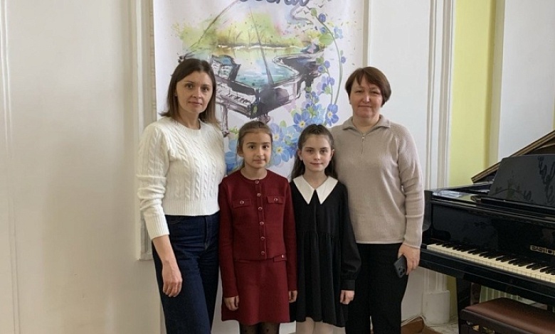 С победами вернулись из Пинска юные пианисты Лунинца