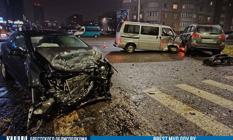ДТП с тремя автомобилями произошло в Барановичах